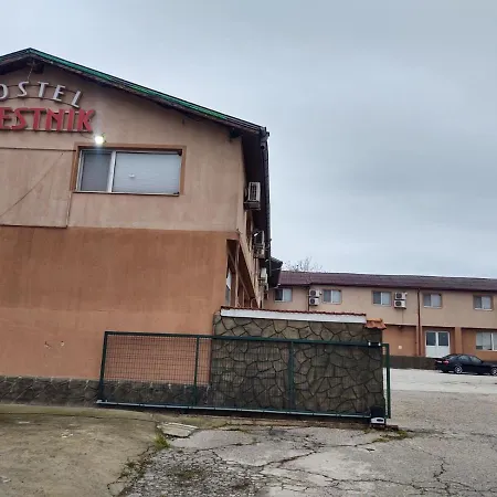 Hostel Brestnik