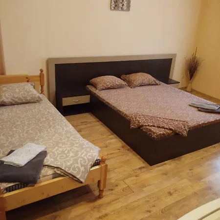 Hostel Brestnik
